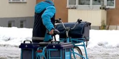 Brevbärare med cykel